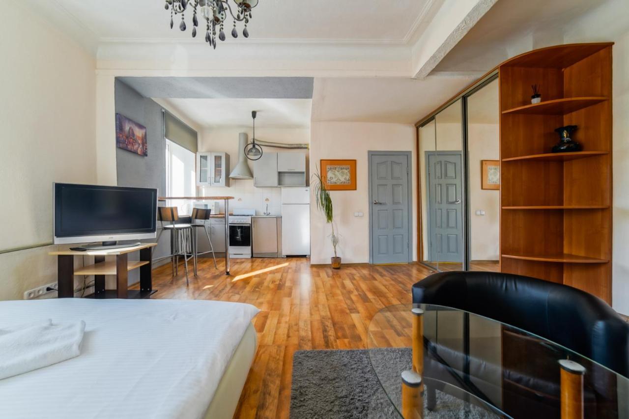 In The Center Of Minsk Apartamento Exterior foto
