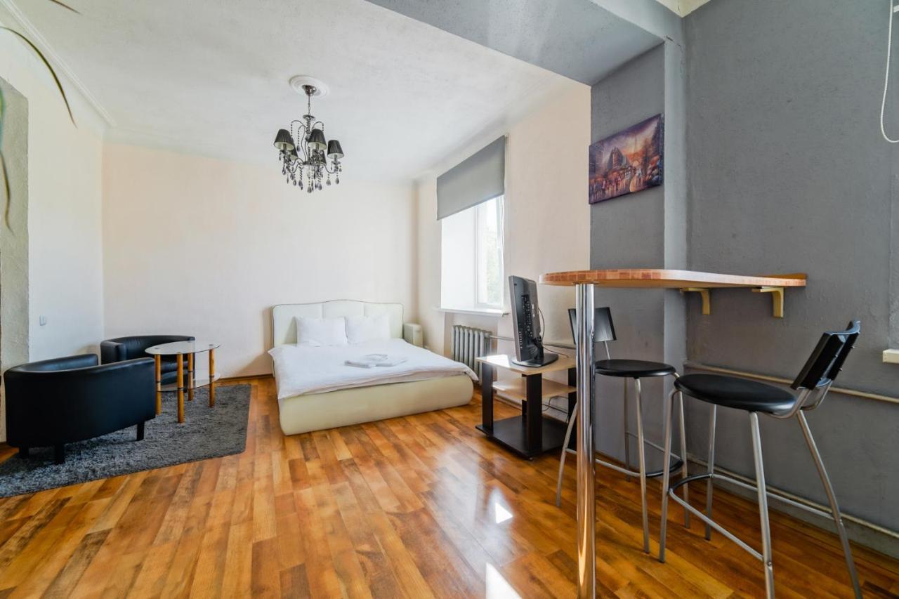 In The Center Of Minsk Apartamento Exterior foto