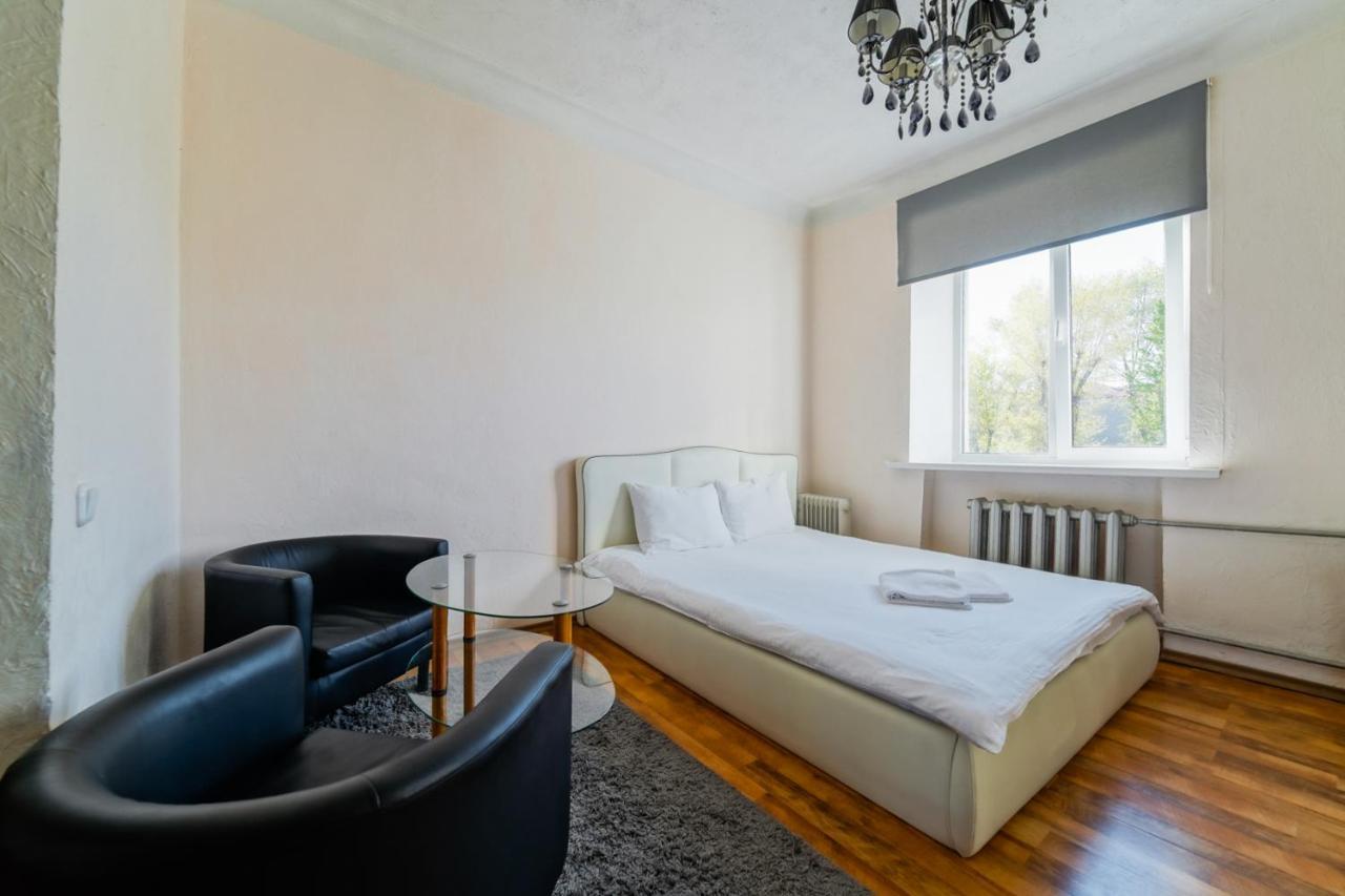 In The Center Of Minsk Apartamento Exterior foto